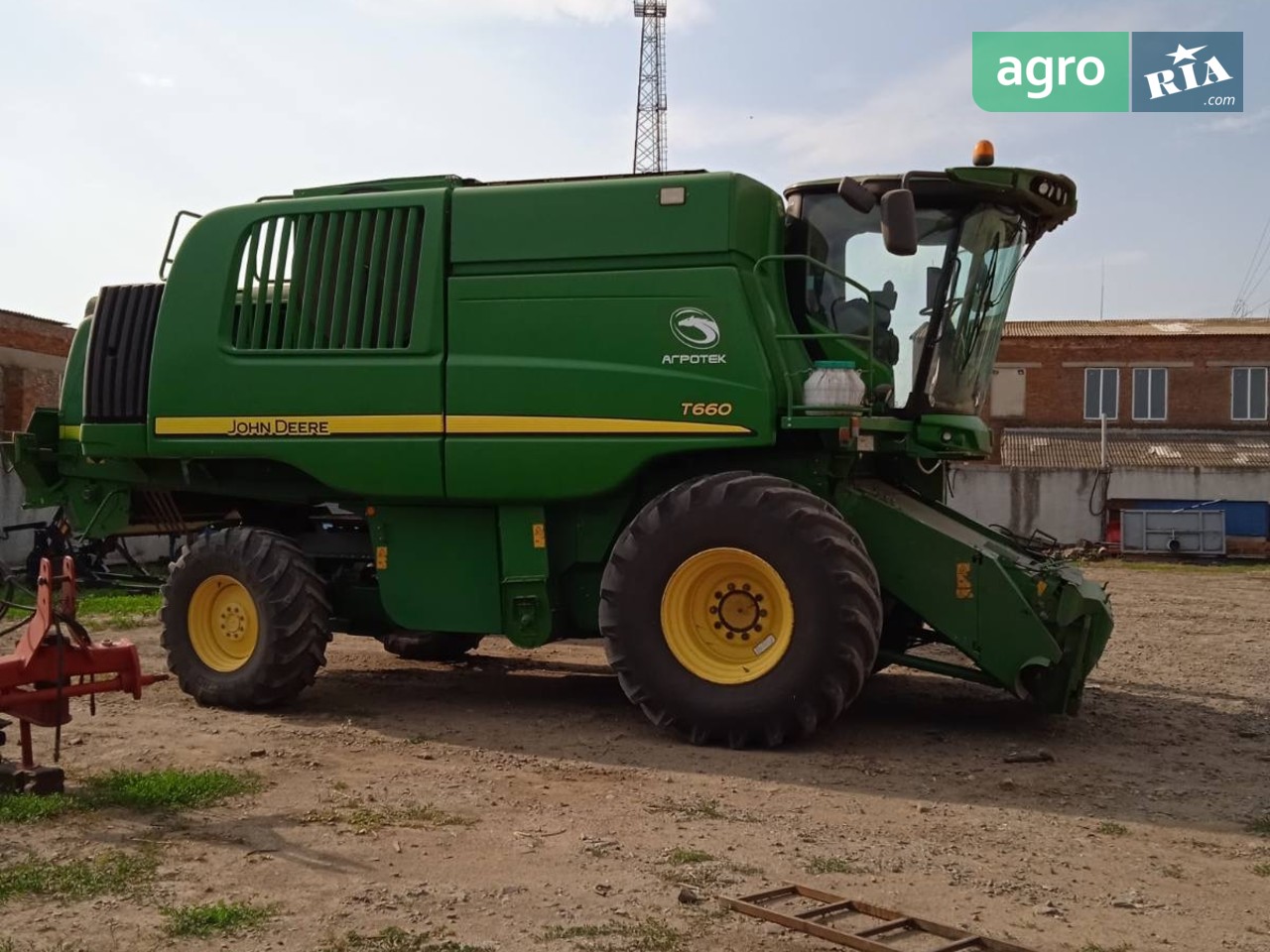 Комбайн John Deere T 660 2013 - фото 1