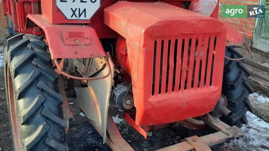 Трактор ХТЗ Т-16 2000 - фото 1