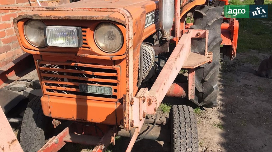 Трактор Kubota L1 1998 - фото 1