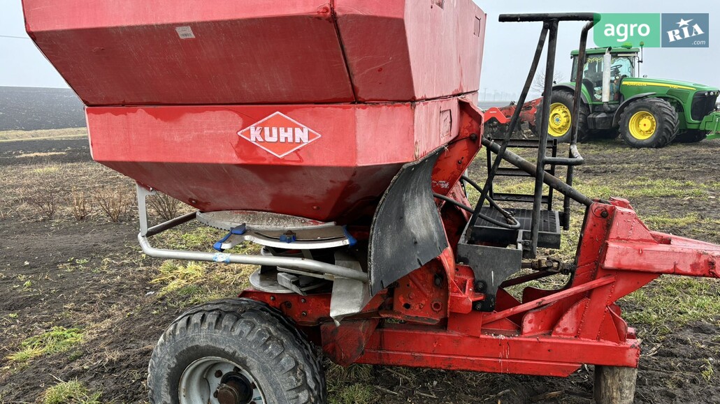 Розкидач Kuhn Axis 2012 - фото 1