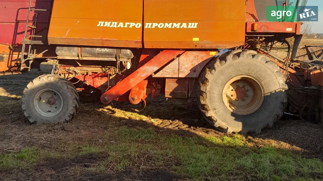 Комбайн Лида 1300 2001 - фото 1