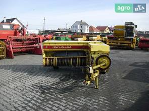 Прес-підбірник New Holland 945 2000