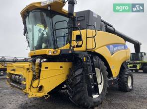 Комбайн New Holland CR 2013