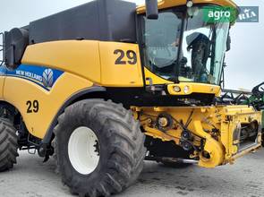 Комбайн New Holland CR 2013