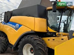 Комбайн New Holland CR 2013