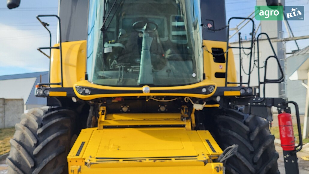 Комбайн New Holland CR 2017 - фото 1