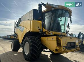 Комбайн New Holland CR 2008