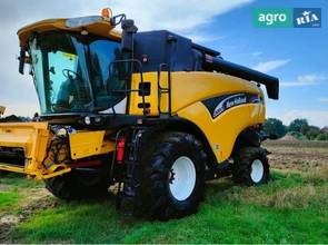 Комбайн New Holland CX 2003