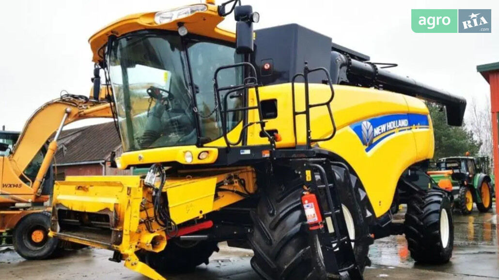 Комбайн New Holland CX 2014 - фото 1