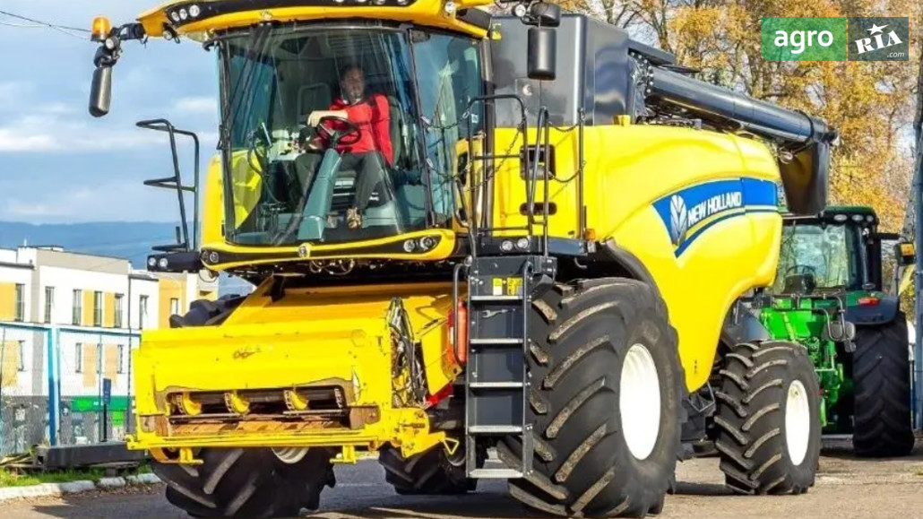Комбайн New Holland CX 2018 - фото 1