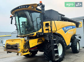 Комбайн New Holland CX 2016