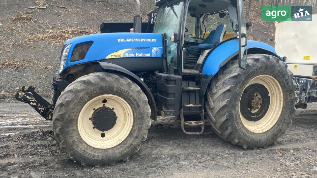 Трактор New Holland T7050 2009 - фото 1