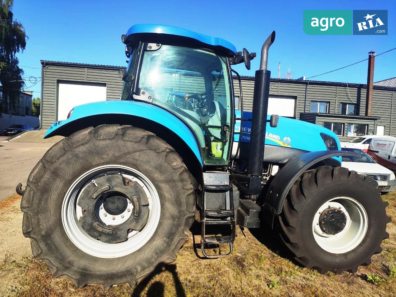 Трактор New Holland T7060 2015 - фото 1