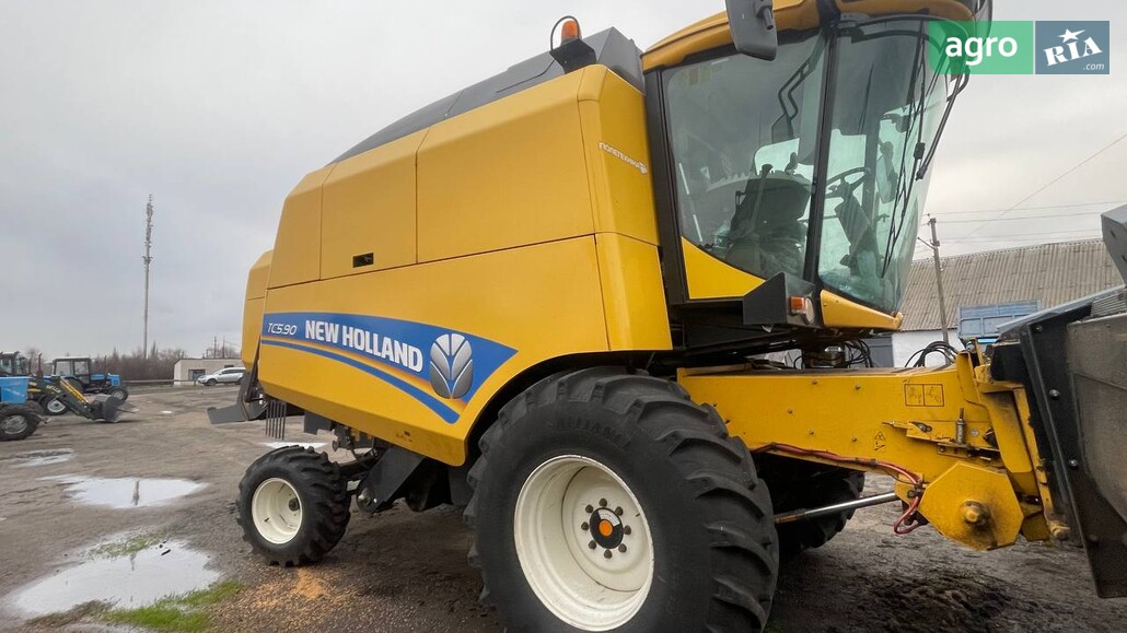 Комбайн New Holland TC 2018 - фото 1