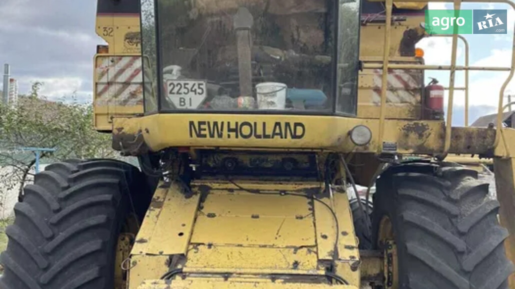 Комбайн New Holland TR88 1997 - фото 1