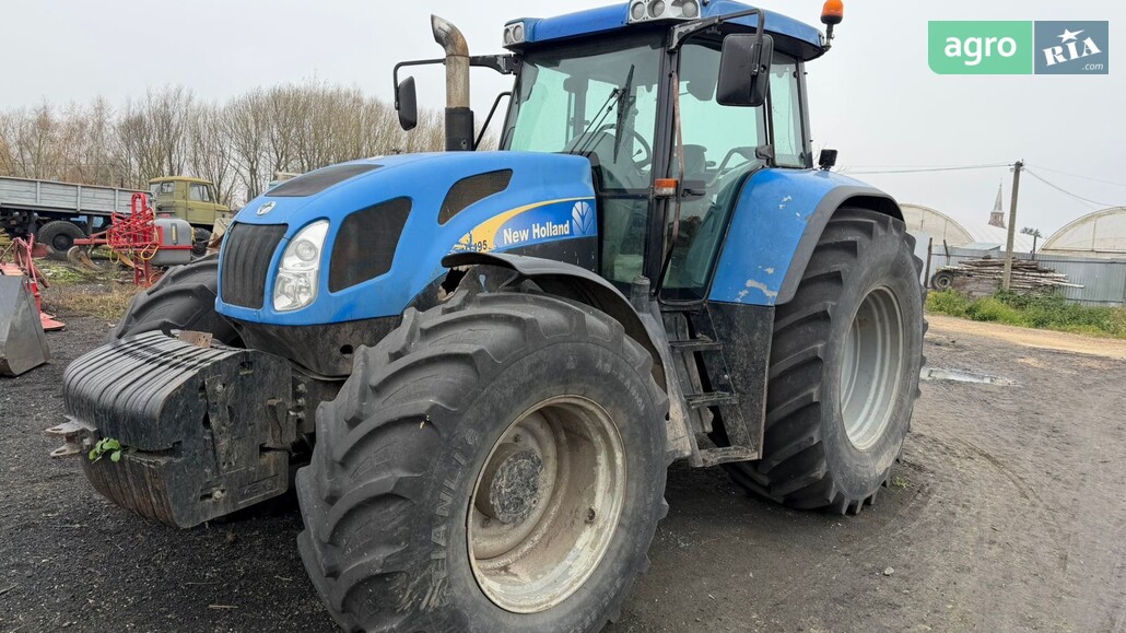 Трактор New Holland TVT 2005 - фото 1