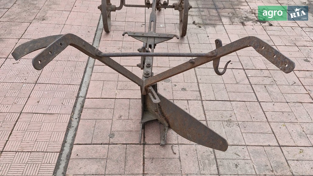 Плуг ПЛН 1-25 1950 - фото 1