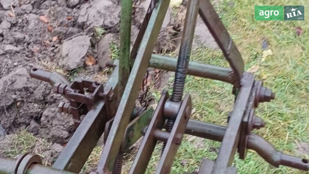 Плуг ПЛН 2-35 1960 - фото 1