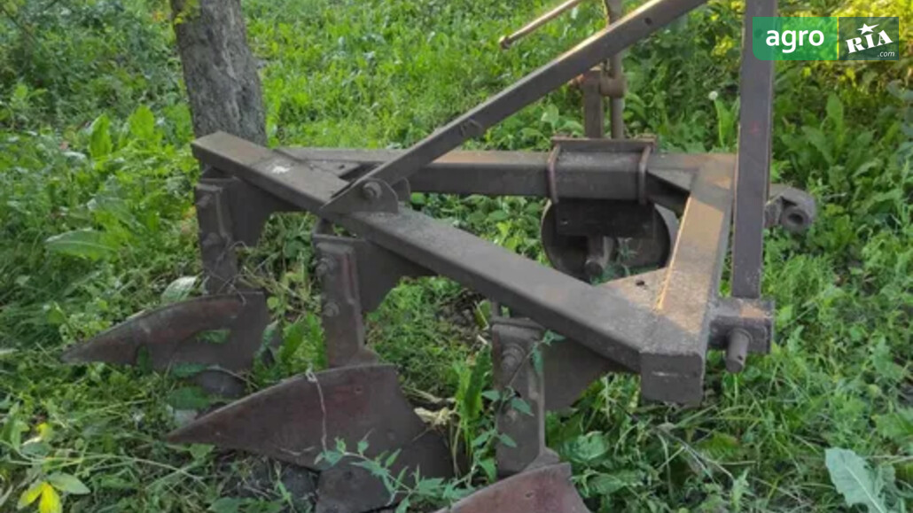 Плуг ПЛН 3-25 1990 - фото 1