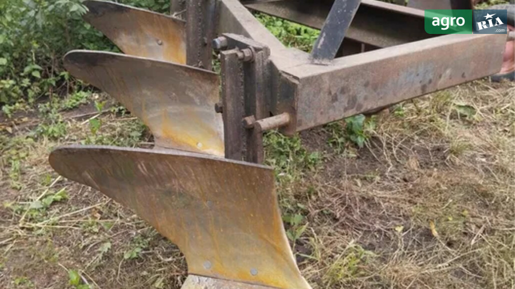 Плуг ПЛН 3-25 1990 - фото 1