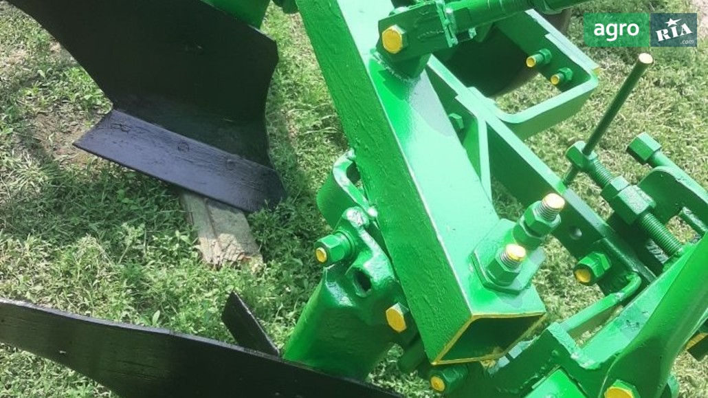 Плуг ПЛН 3-30 1982 - фото 1