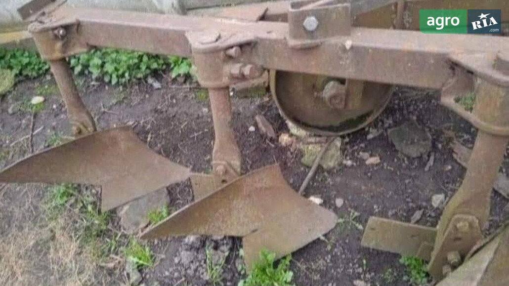 Плуг ПЛН 3-30 1990 - фото 1