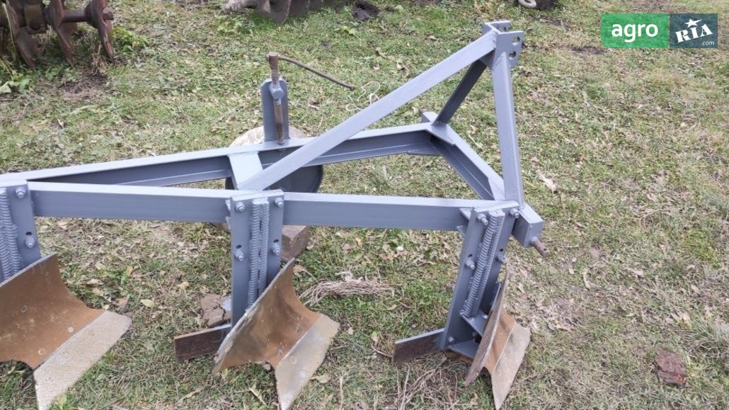 Плуг ПЛН 3-35 2000 - фото 1