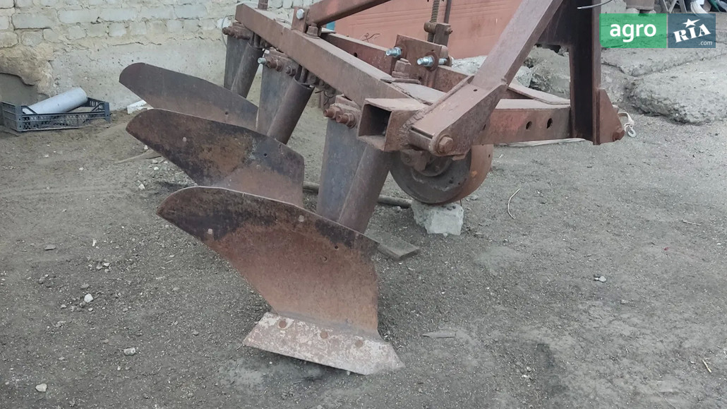 Плуг ПЛН 3-35 2000 - фото 1