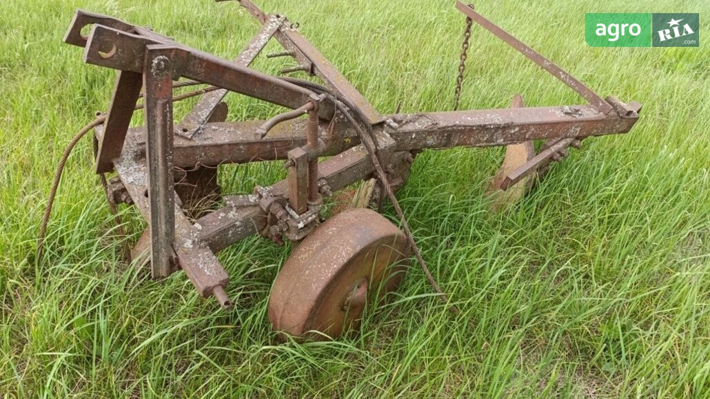Плуг ПЛН 3-35 1980 - фото 1