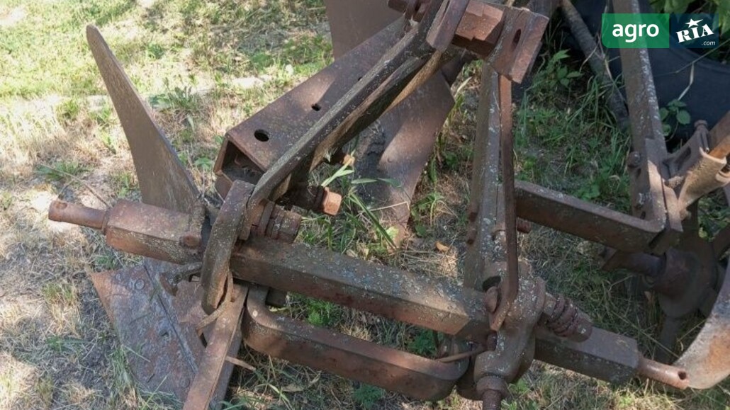 Плуг ПЛН 3-35 1974 - фото 1