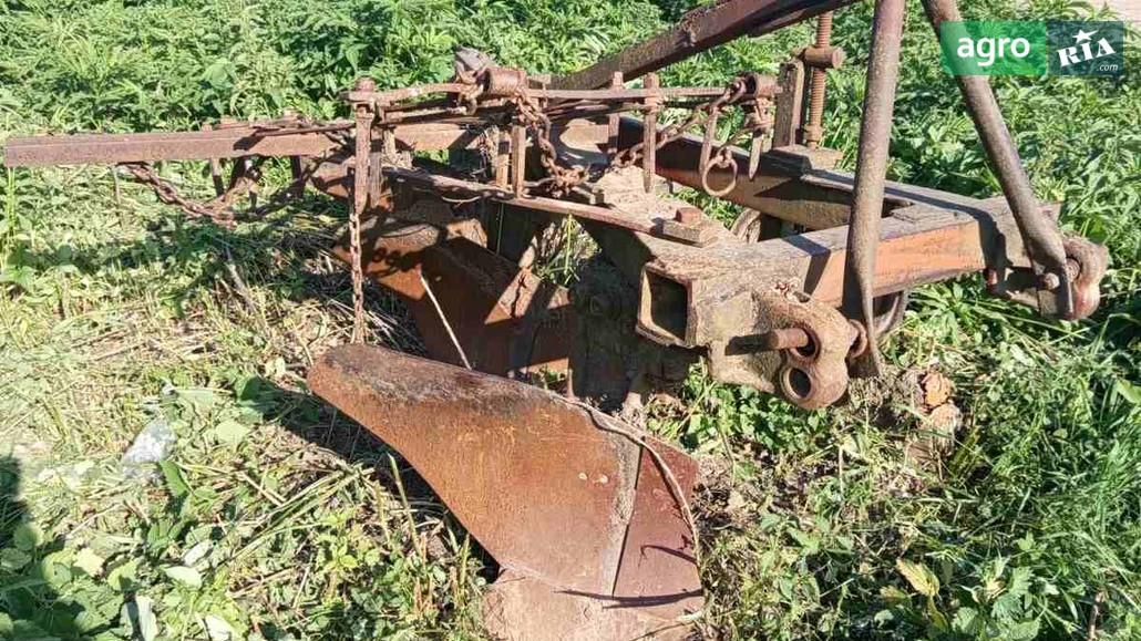 Плуг ПЛН 3-35 1980 - фото 1