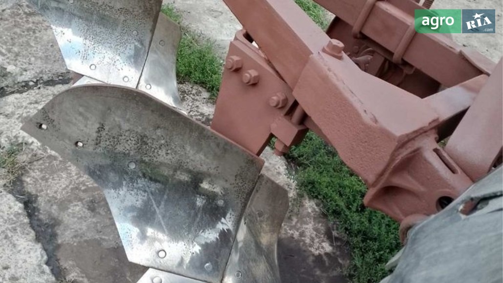 Плуг ПЛН 3-35 2000 - фото 1