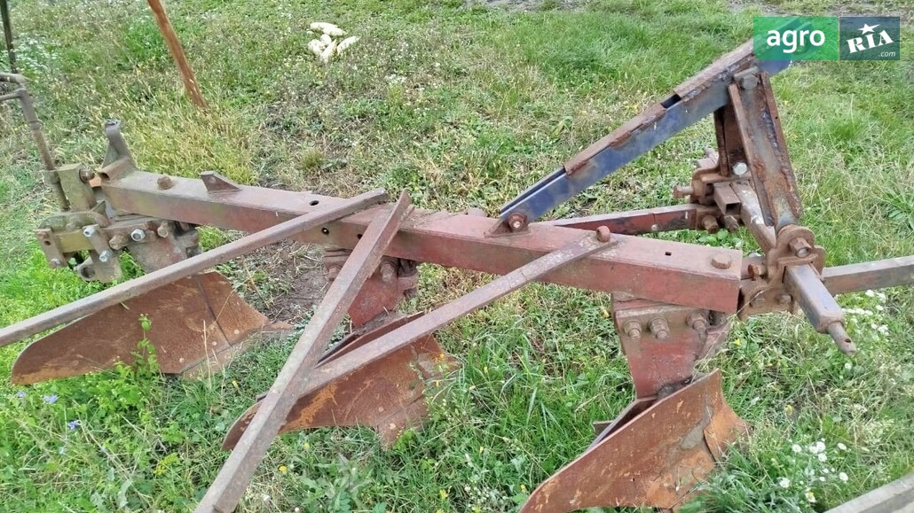 Плуг ПЛН 3-35 1990 - фото 1