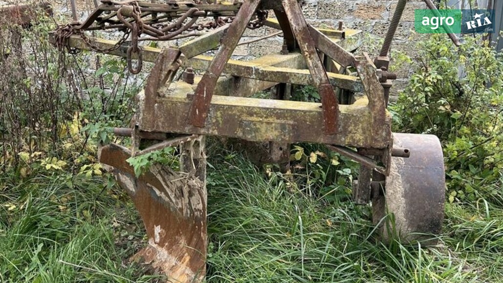 Плуг ПЛН 3-35 1997 - фото 1