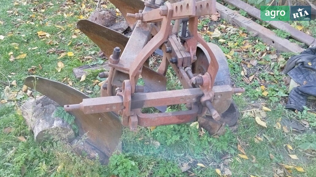 Плуг ПЛН 3-35 1995 - фото 1