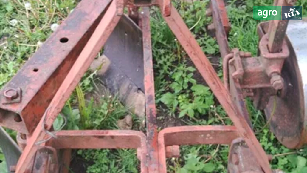 Плуг ПЛН 3-35 1990 - фото 1