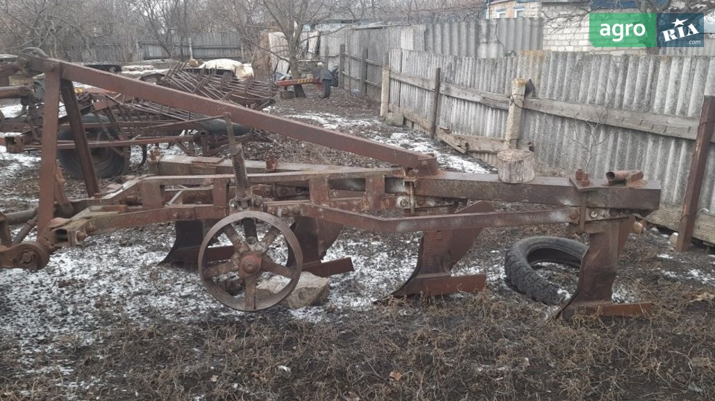 Плуг ПЛН 4-35 1990 - фото 1