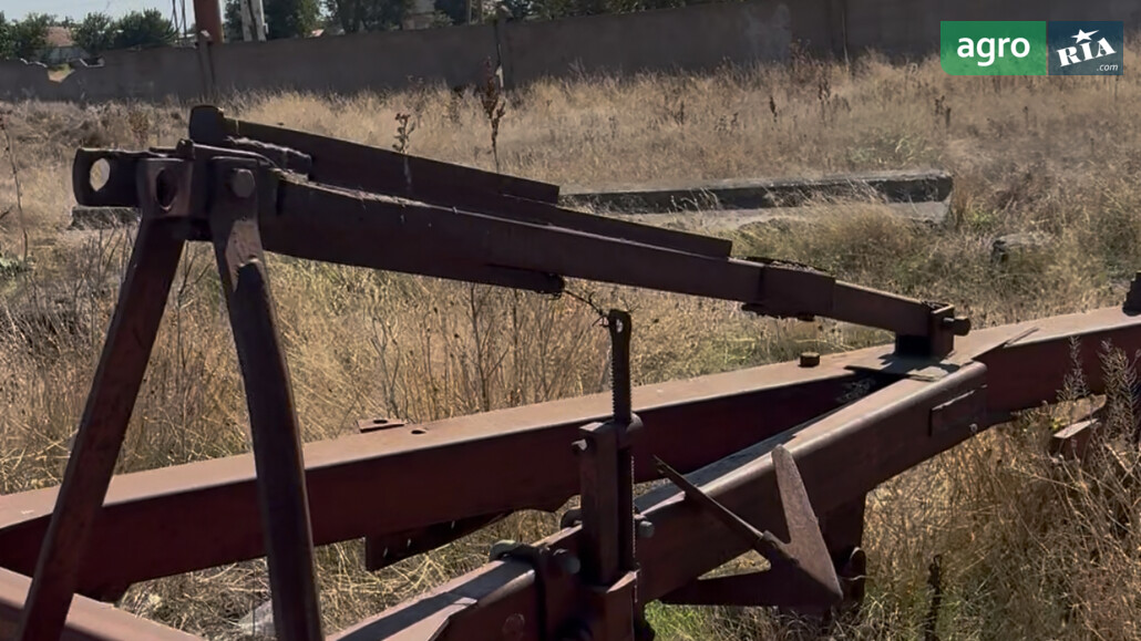 Плуг ПЛН 5-40 1998 - фото 1