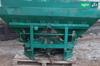 Розкидач РУМ 1000 2010 - фото