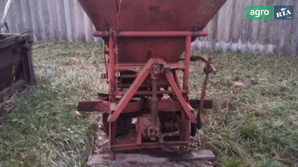 Разбрасыватель Самодельный   2000 - фото 1