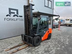 Навантажувач Toyota 52-8FDJF35 2015