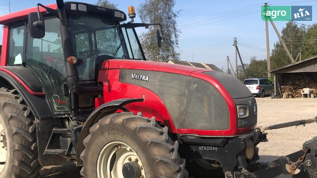 Трактор Valtra T131C 2012 - фото 1