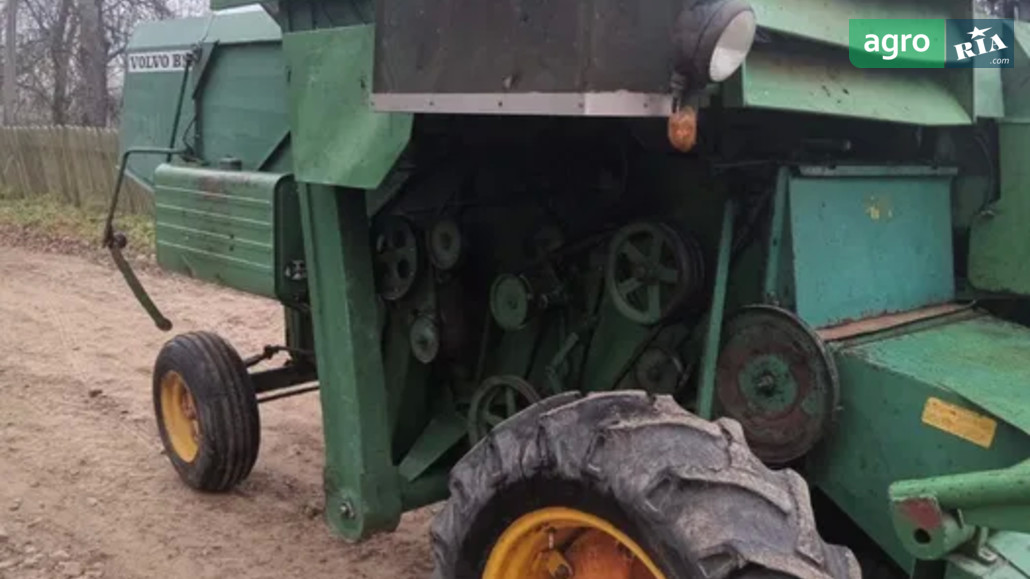 Комбайн Volvo BM 800 1981 - фото 1