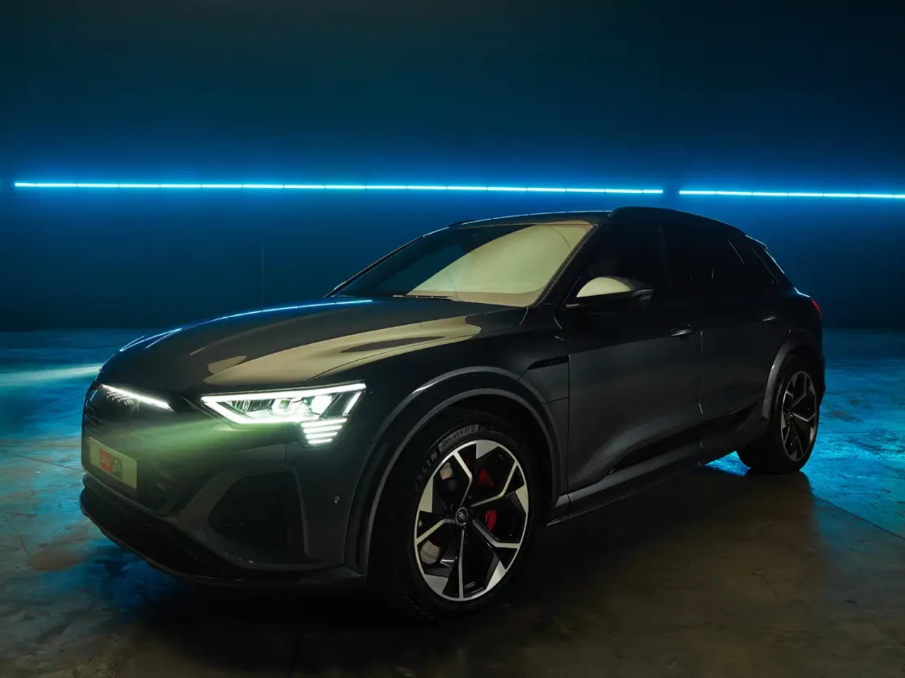 Audi Q8 Sportback e-tron фото - 1.1