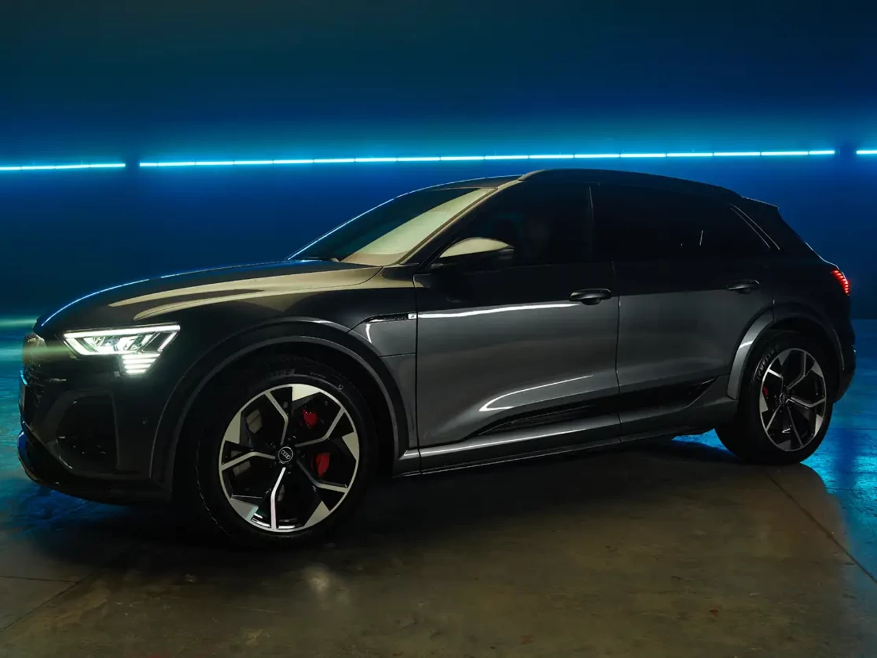 Audi Q8 Sportback e-tron фото - 1.4