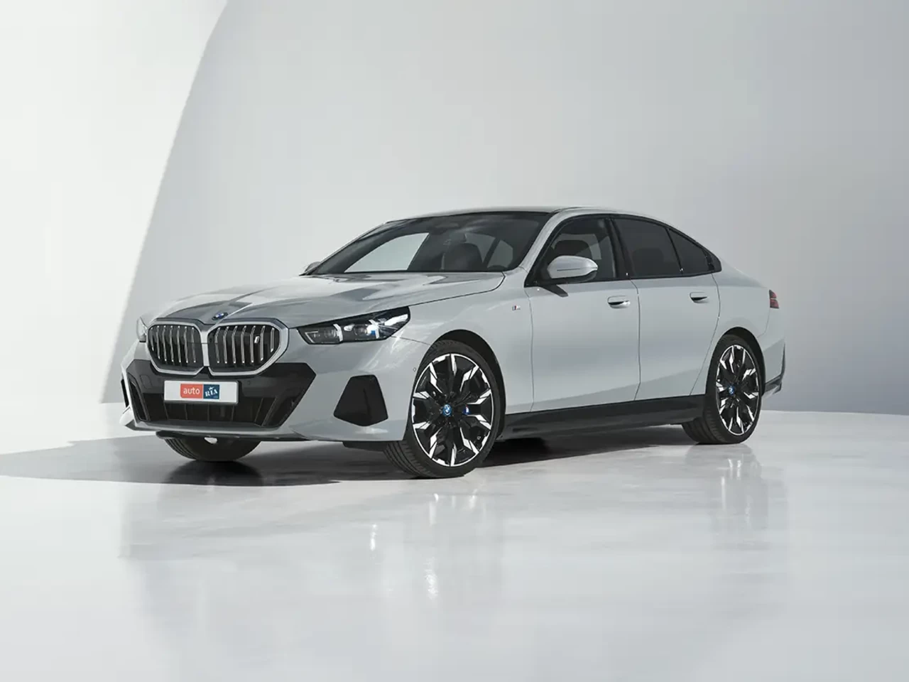 BMW i5 фото - 1.2