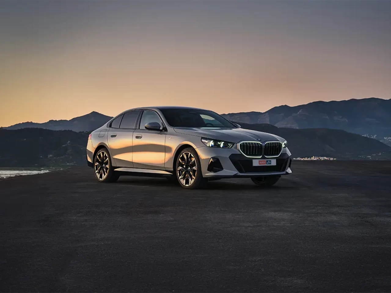 BMW i5 фото - 1.3
