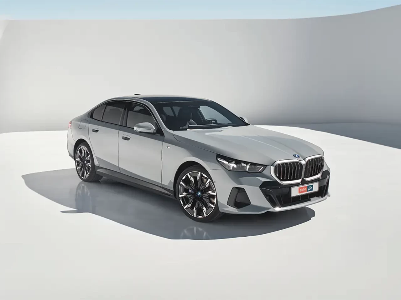 BMW i5 фото - 1.4