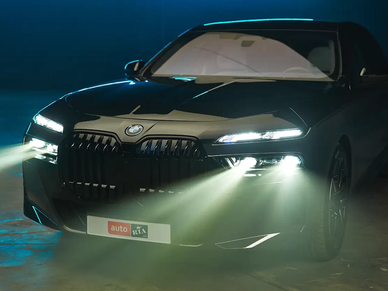 BMW i7 фото - 1.1