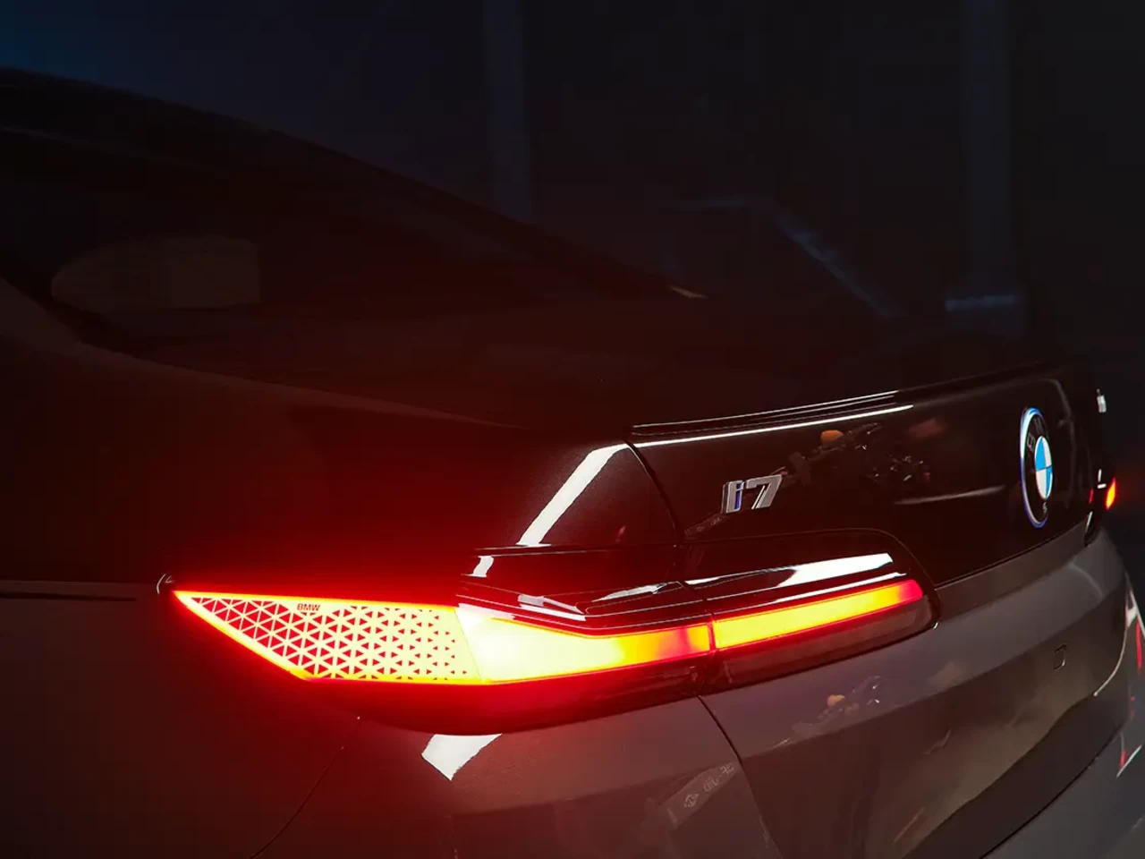 BMW i7 фото - 4.4